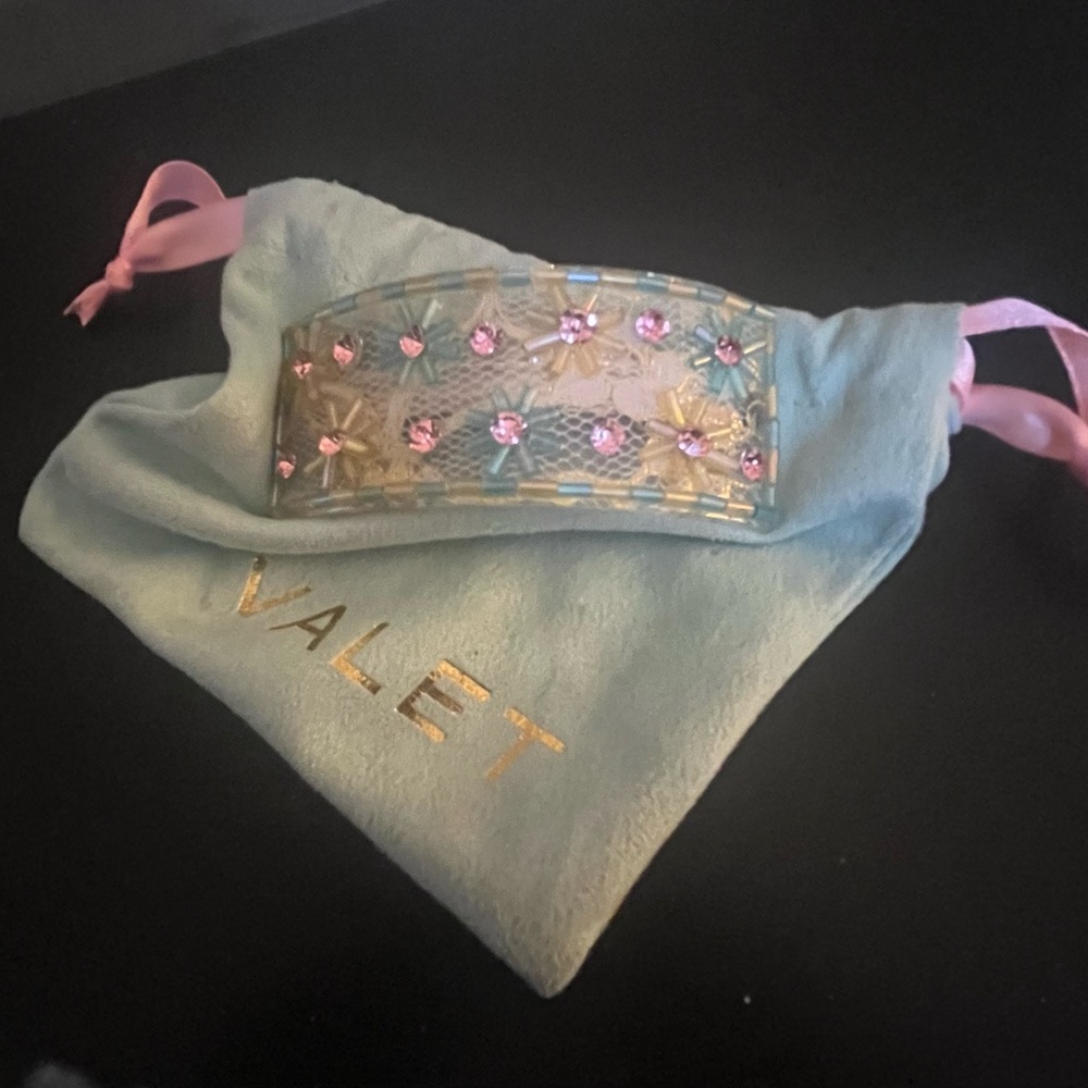 Gorgeous Valet Barrette with soft drawstring pouch